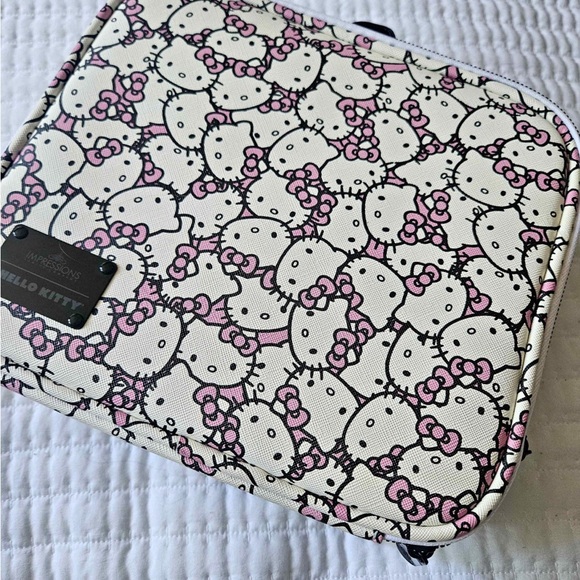 Hello Kitty Handbags - Hello Kitty Cosmetic Bag